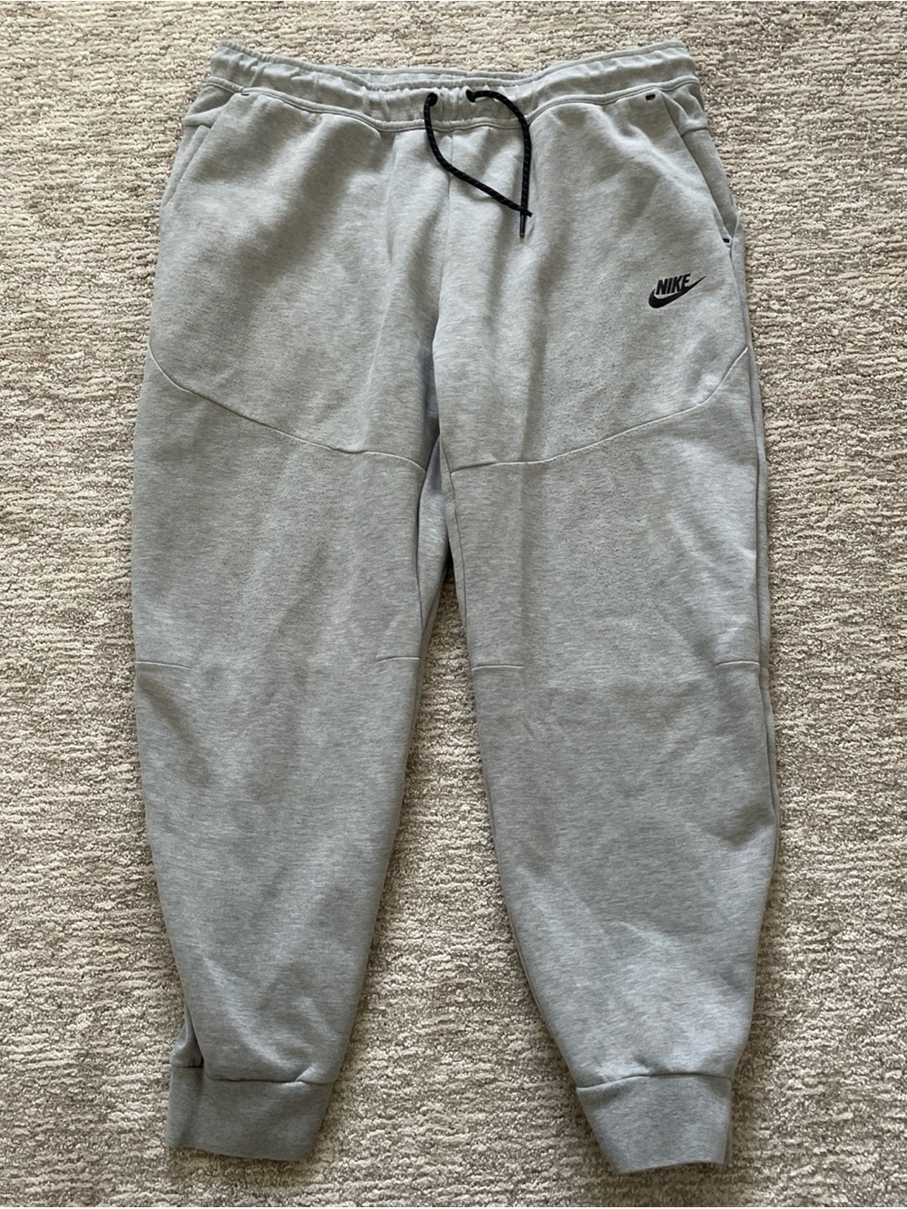 Nike Sportswear Tech Fleece Jogger Pants Gray Mens Size XL Athleisure Comfort